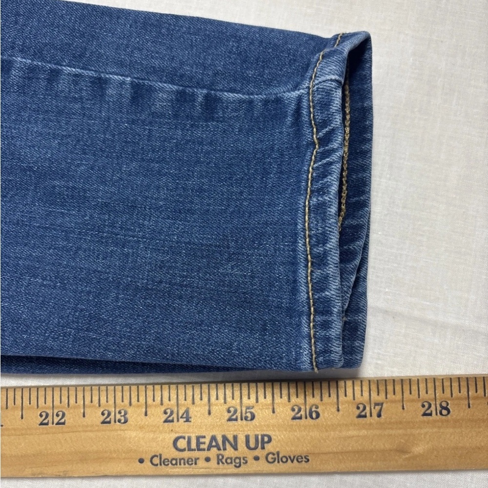 Old Navy Women's Skinny Jeans in Dark Blue Wash - Picture 7 of 7